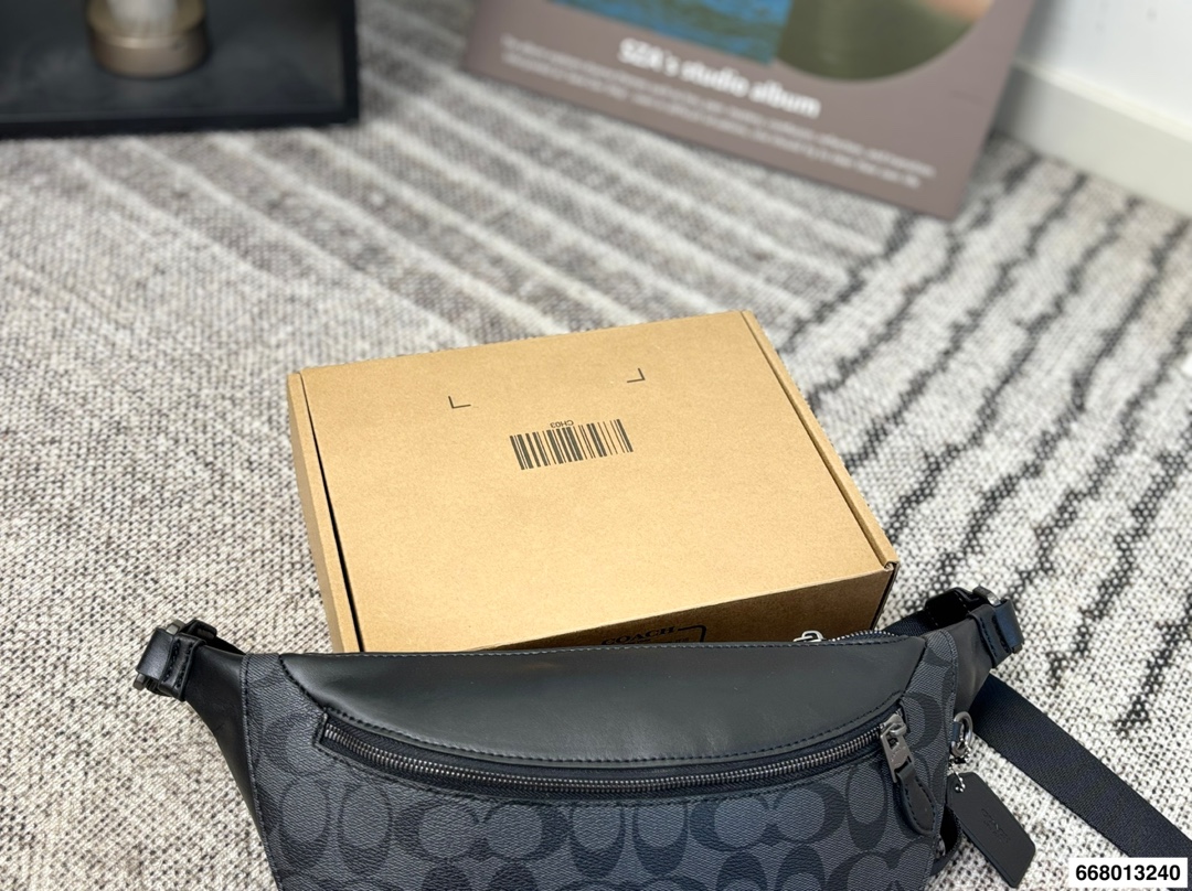 p140 包包推荐| COACH WARREN男士腰包这款男腰包真的是YYDS 潮男怎么搭都非常好看! LV同款但价格超级平价! 尺寸30.16