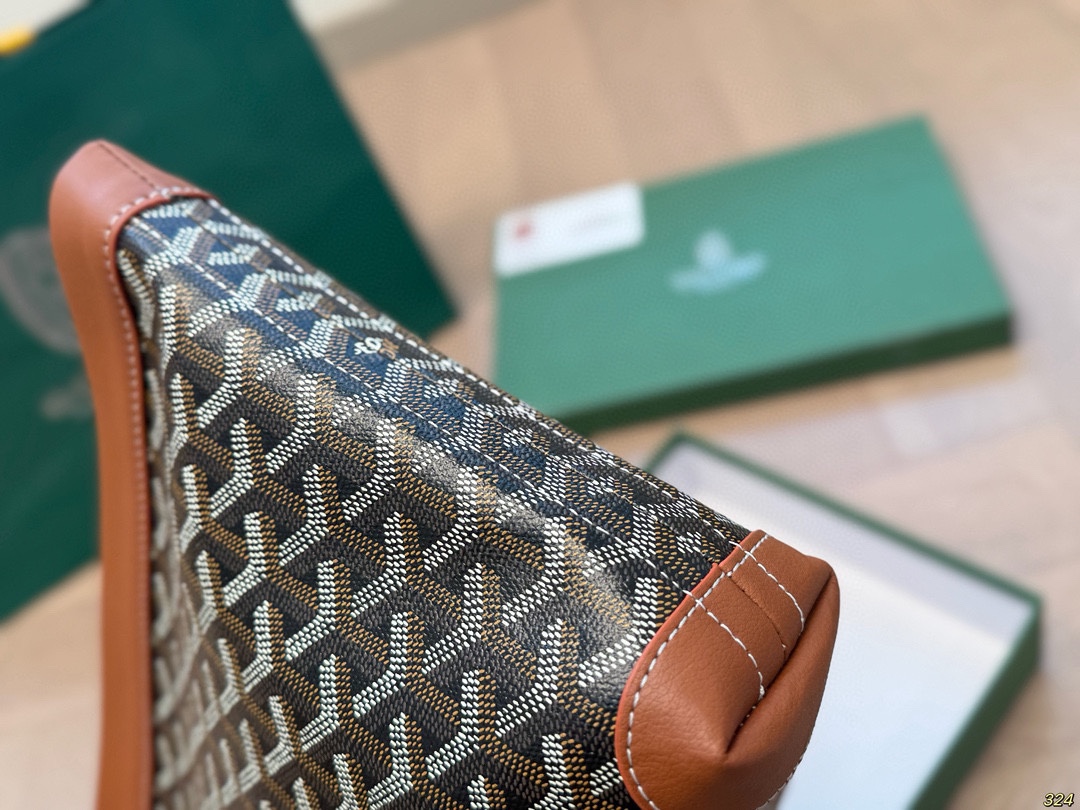 ¥140配盒 戈雅Goyard 手拿包 时髦感一秒来袭 是美女们喜欢的调调~ 尺寸25 20