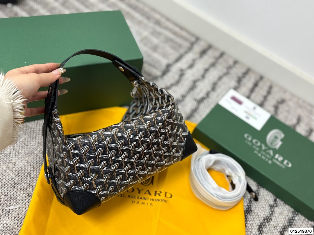 P150 配礼盒 Goyard NBA球星最爱的手拿包！洗漱包 #goyard 戈雅狗牙包 原单品质 不是定型的有多种使用方式 尺寸23 13 货号555698