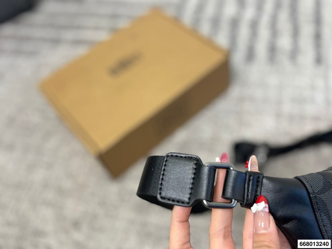 p140 包包推荐| COACH WARREN男士腰包这款男腰包真的是YYDS 潮男怎么搭都非常好看! LV同款但价格超级平价! 尺寸30.16