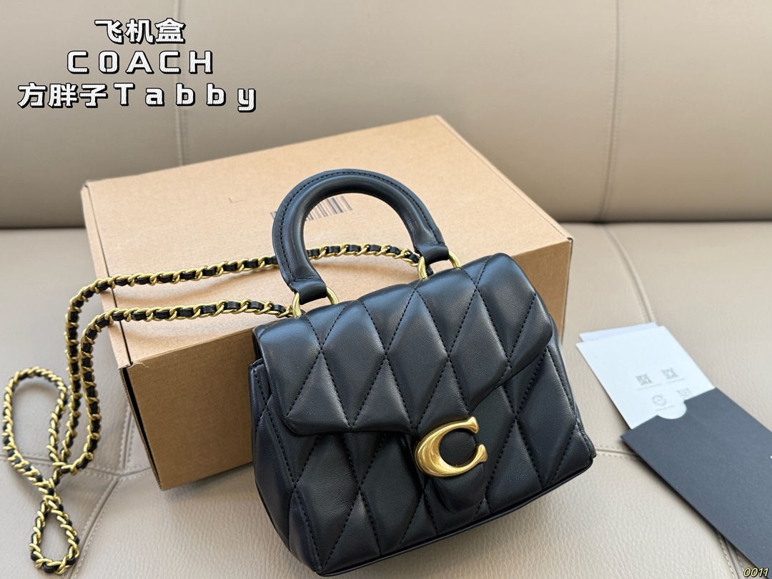 &yen;150飞机盒 蔻驰COACH方胖子 coach Tabby 自重轻便，随意搭配 尺寸18 13