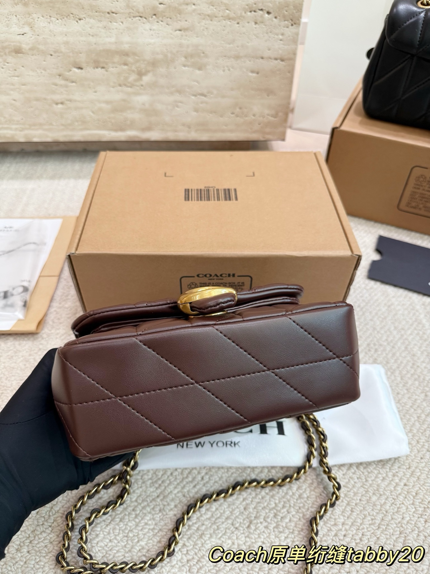 P190 原版品质 小号尺寸20.9配礼盒🎁 蔻驰酒神新品 Quilted Tabby 链条版 Tabby 这你能忍住?? 满满的小细节