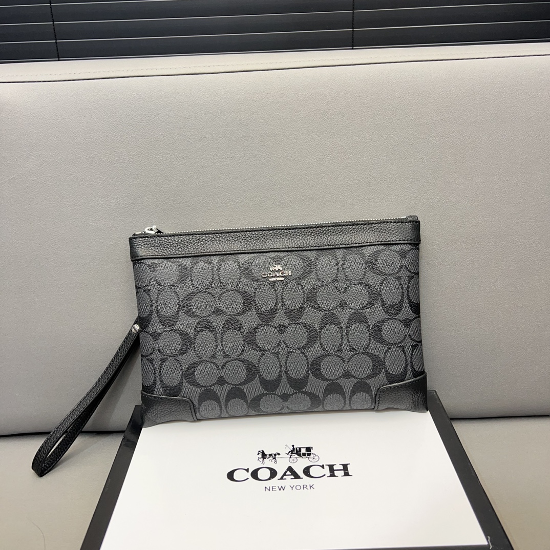 P100 Coach 蔻驰 印花小牛皮手拿包 卡包钱包多功能男包 采用精湛镶嵌细工，实物拍摄 原厂原版面料 配送礼盒 26 x 16 cm。