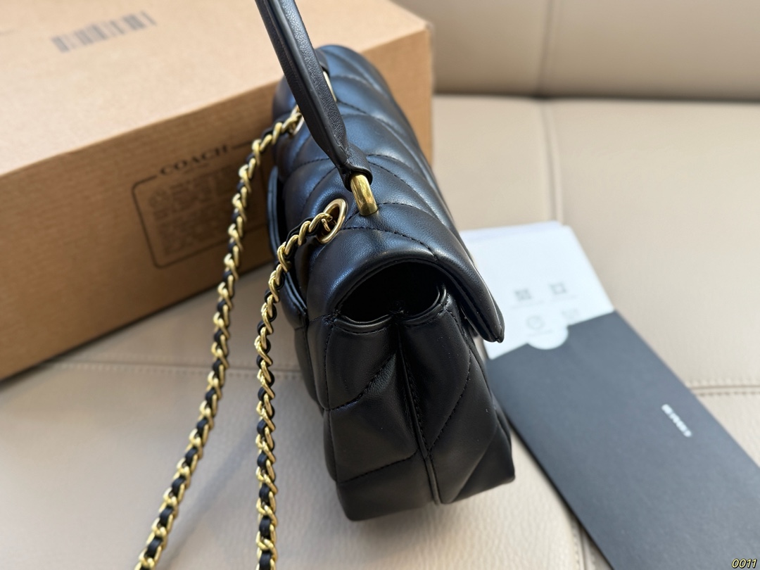 &yen;150飞机盒 蔻驰COACH方胖子 coach Tabby 自重轻便，随意搭配 尺寸18 13