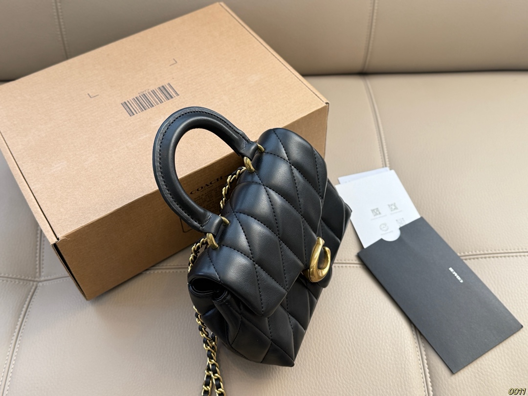 &yen;150飞机盒 蔻驰COACH方胖子 coach Tabby 自重轻便，随意搭配 尺寸18 13