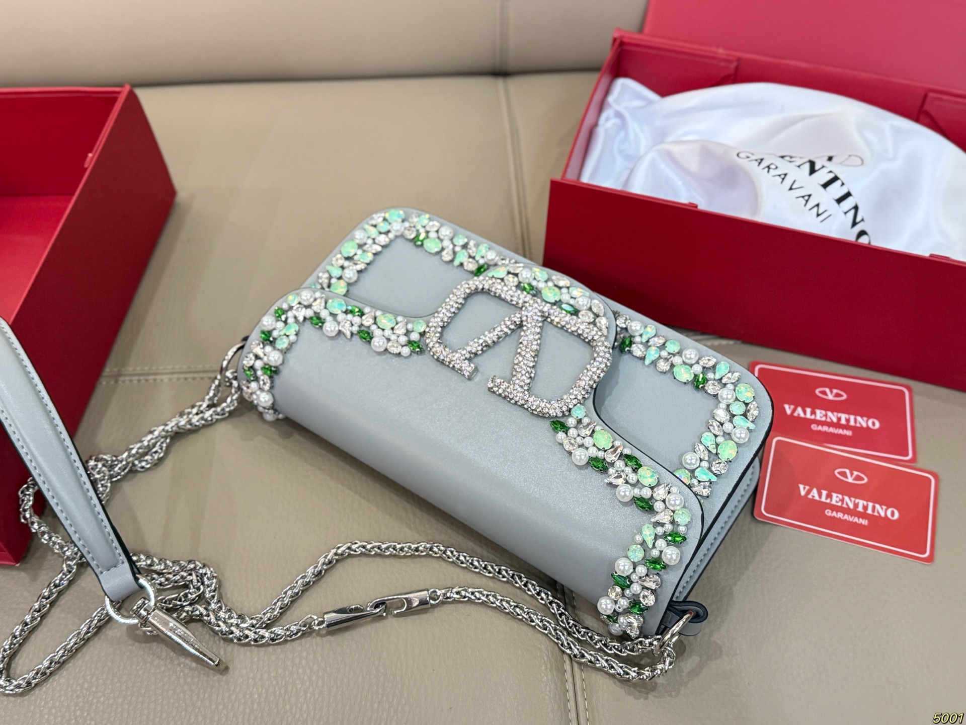 ¥260折叠盒 华伦天奴 Valentino大v包 百搭经典 精致的一只 真的超级无敌巨可爱 仙气满满 小姐姐日常必入款 尺寸25 13