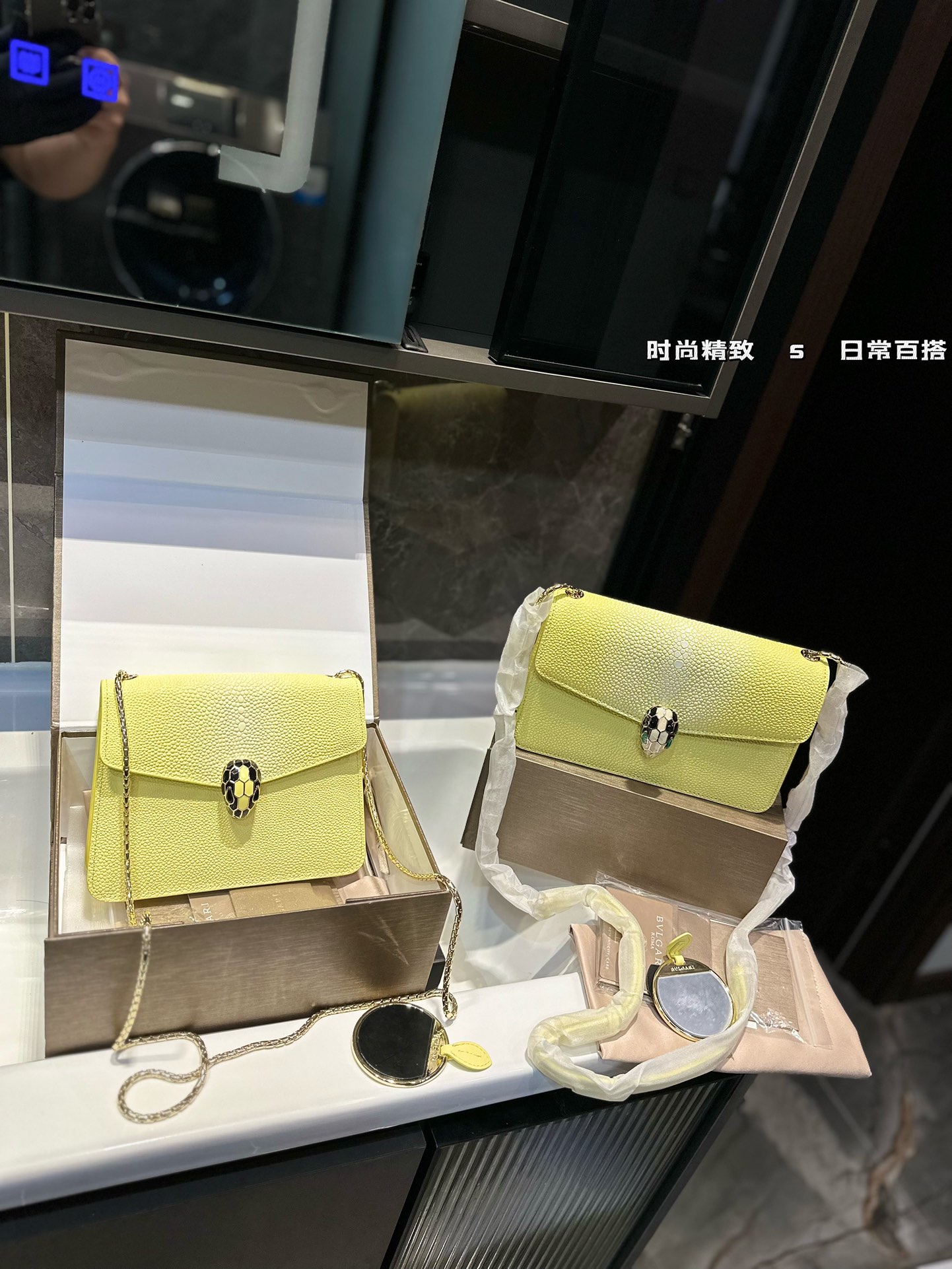 ❤️p200/p200❤️ 宝格丽Bvlgari, 原单品 原单皮质! 原单五金(一定要⚠️链条) 牛皮品质🐂🐂 进口珐琅彩五金扣 好质感巨百搭 一定要⚠️⚠️五金! 尺寸:22*14cm /20cm 还有原版小镜子哦