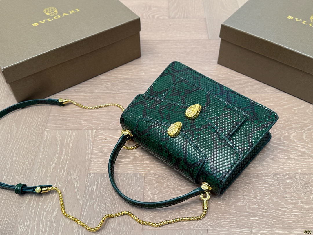 &yen;150配盒 宝格丽 Bvlgari蛇头包 ⚠️顶级原单 不愧是开挂般的存在 包身轻便 百搭 给予满满的高级感 尺寸21 15