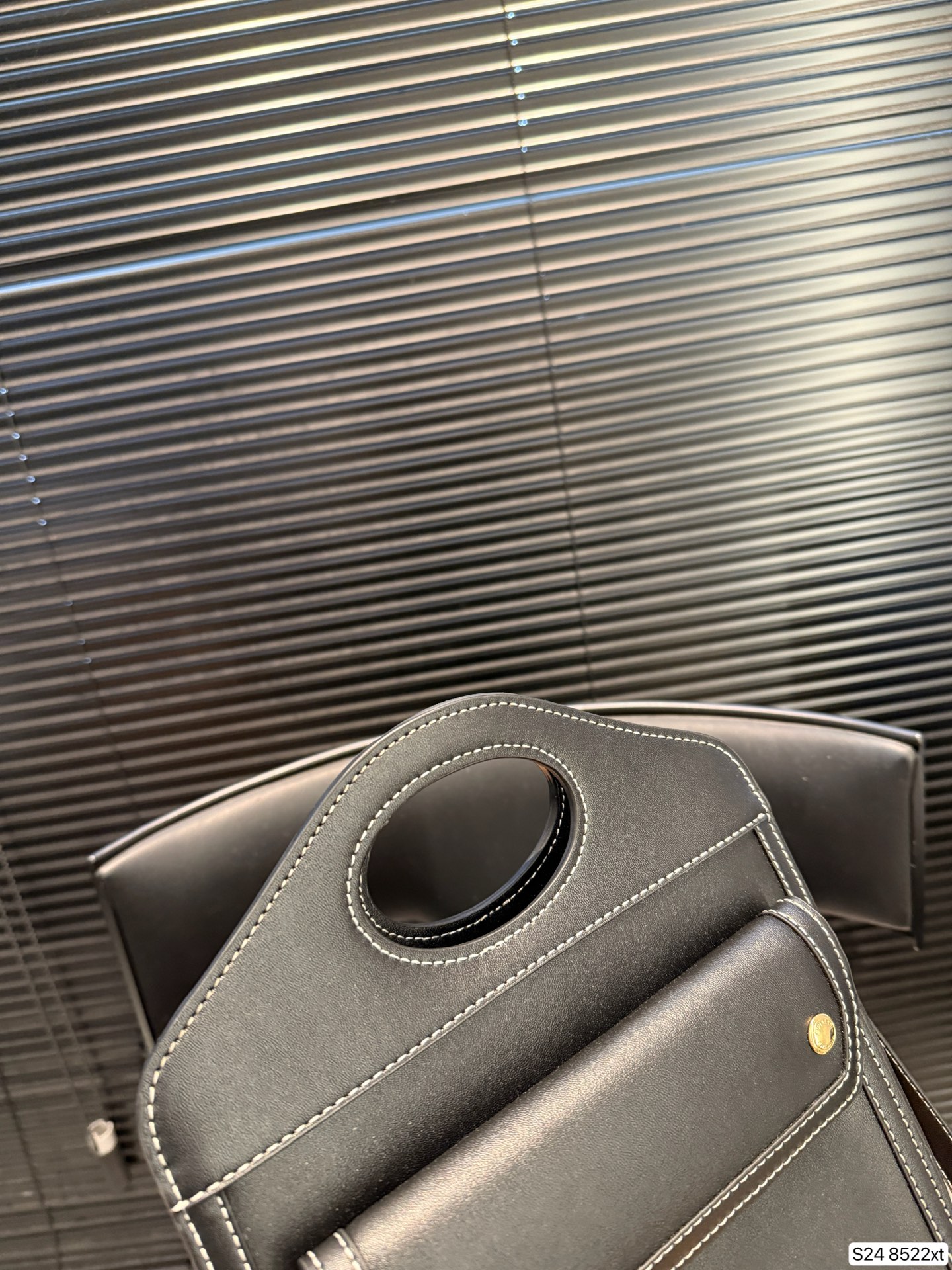 P170配折叠盒 Burberry口袋包黑色 帆布包 pocket 自带vintage气质。 尺寸23 22 货号8522