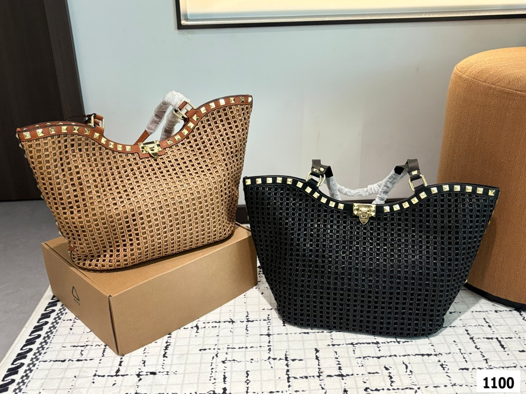 P190 Valentino 华伦天奴编织包24春夏浓浓的度假风，却也适合日常觉得这样的包包得有一个，毕竟，海浪、沙滩，没人想拒绝# 尺寸：31 29