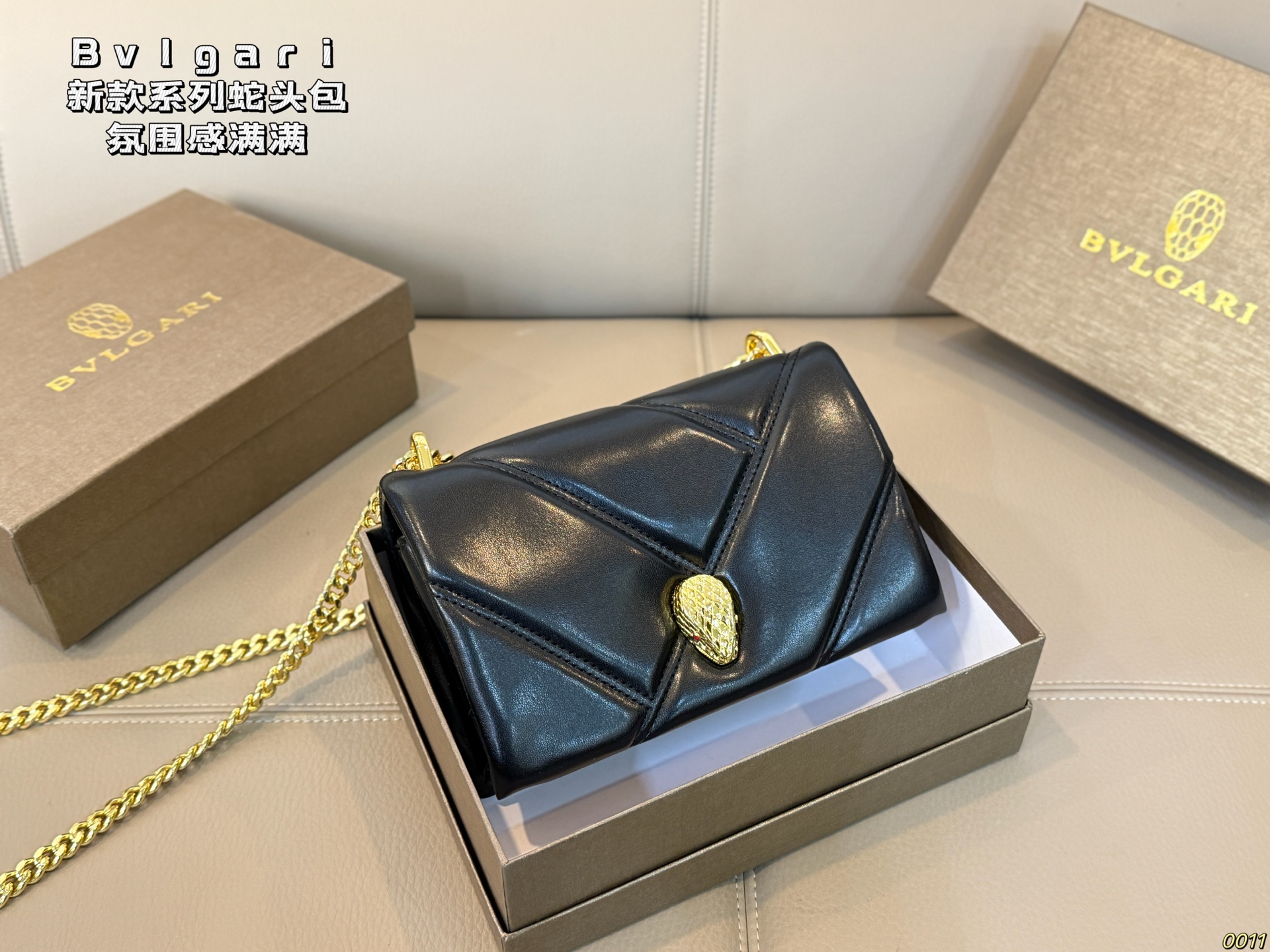 &yen;140配盒 宝格丽 Bvlgari蛇头包 ⚠️顶级原单 不愧是开挂般的存在 包身轻便 百搭 给予满满的高级感 尺寸21 13