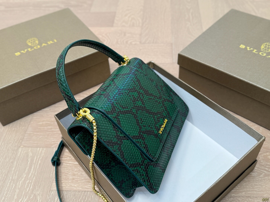 &yen;150配盒 宝格丽 Bvlgari蛇头包 ⚠️顶级原单 不愧是开挂般的存在 包身轻便 百搭 给予满满的高级感 尺寸21 15