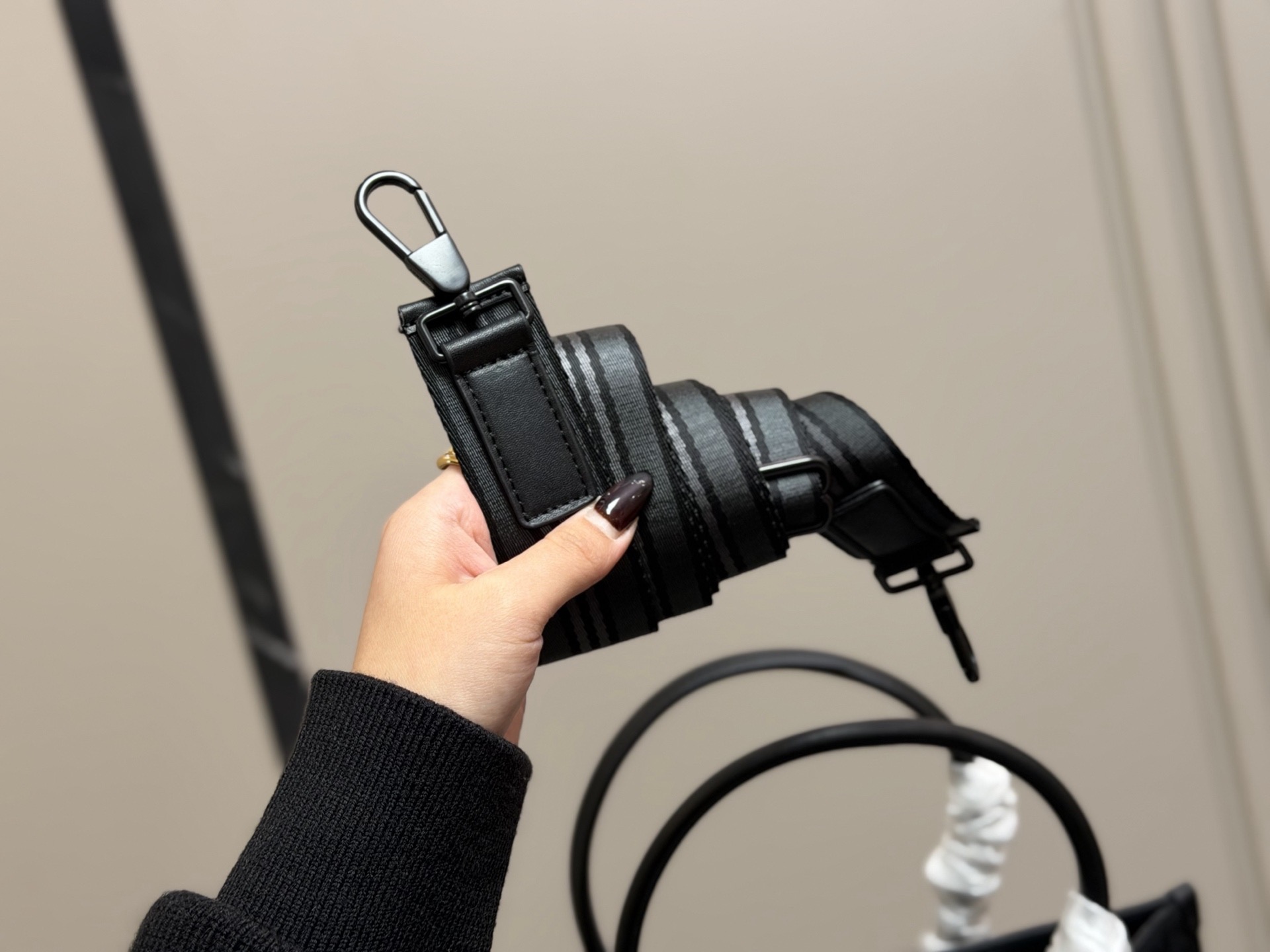 &yen;175 巴宝莉购物袋🛍️ 帆布面料✅ 大容量 满足日常 特别适合宝妈 超级能装! 尺寸: 35.36cm