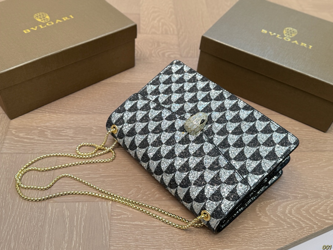 &yen;145配盒 宝格丽 Bvlgari蛇头包 ⚠️顶级原单 不愧是开挂般的存在 包身轻便 百搭 给予满满的高级感 尺寸25 17