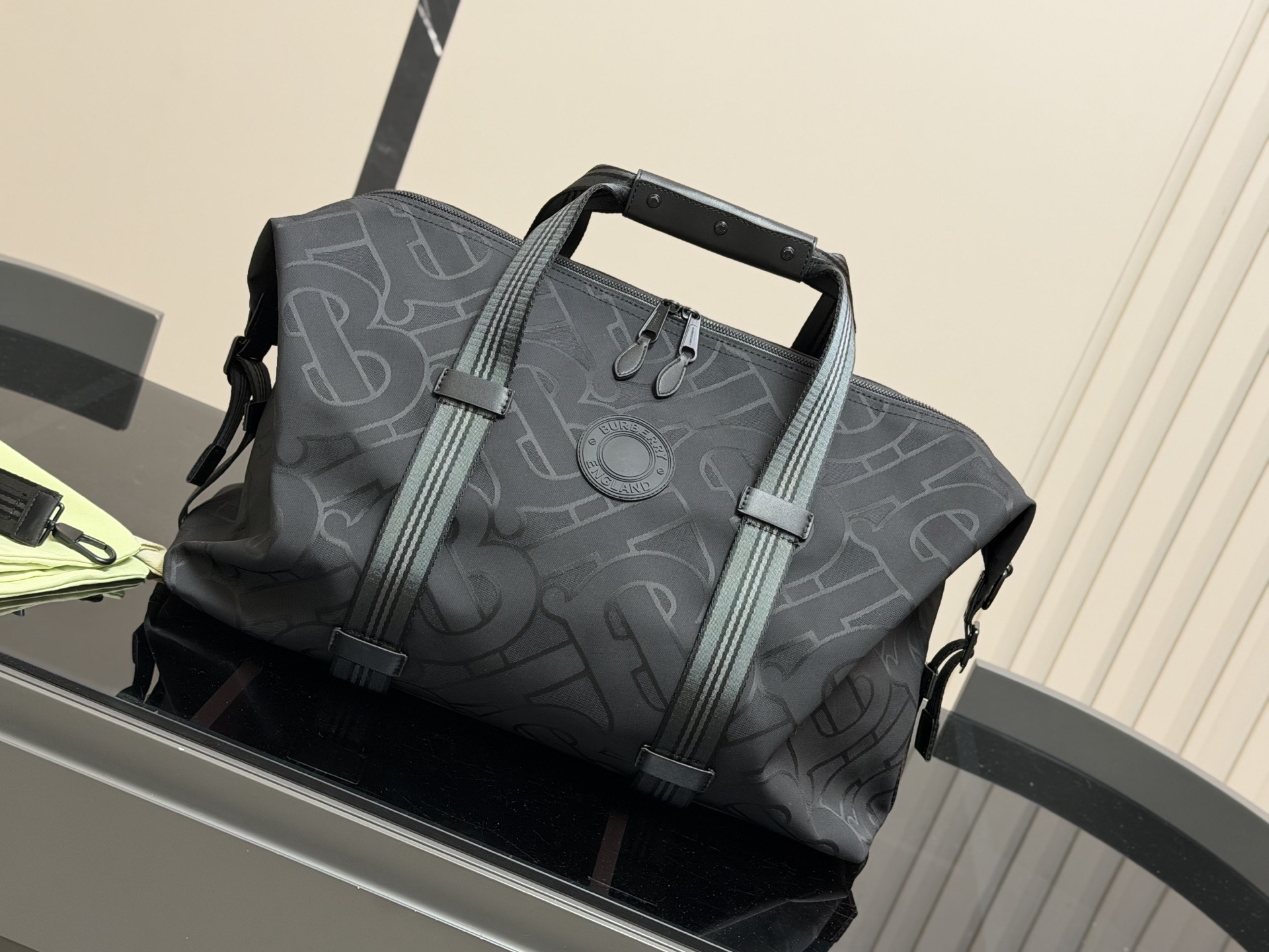 ¥190 巴宝莉 keepall出行必备 旅行袋机场包 手提袋 采用原厂材质 高端货 尺寸: 50cm