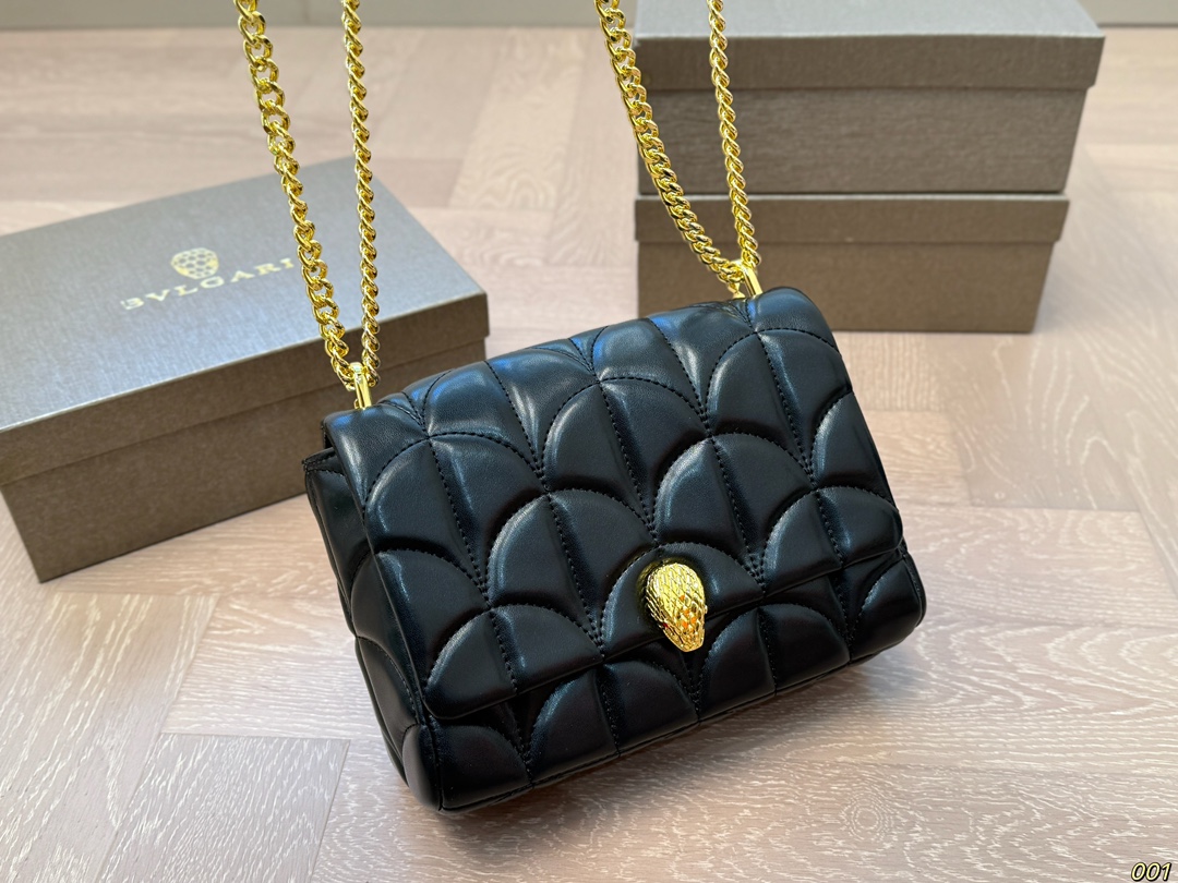 &yen;140配盒 宝格丽 Bvlgari蛇头包 ⚠️顶级原单 不愧是开挂般的存在 包身轻便 百搭 给予满满的高级感 尺寸23 16