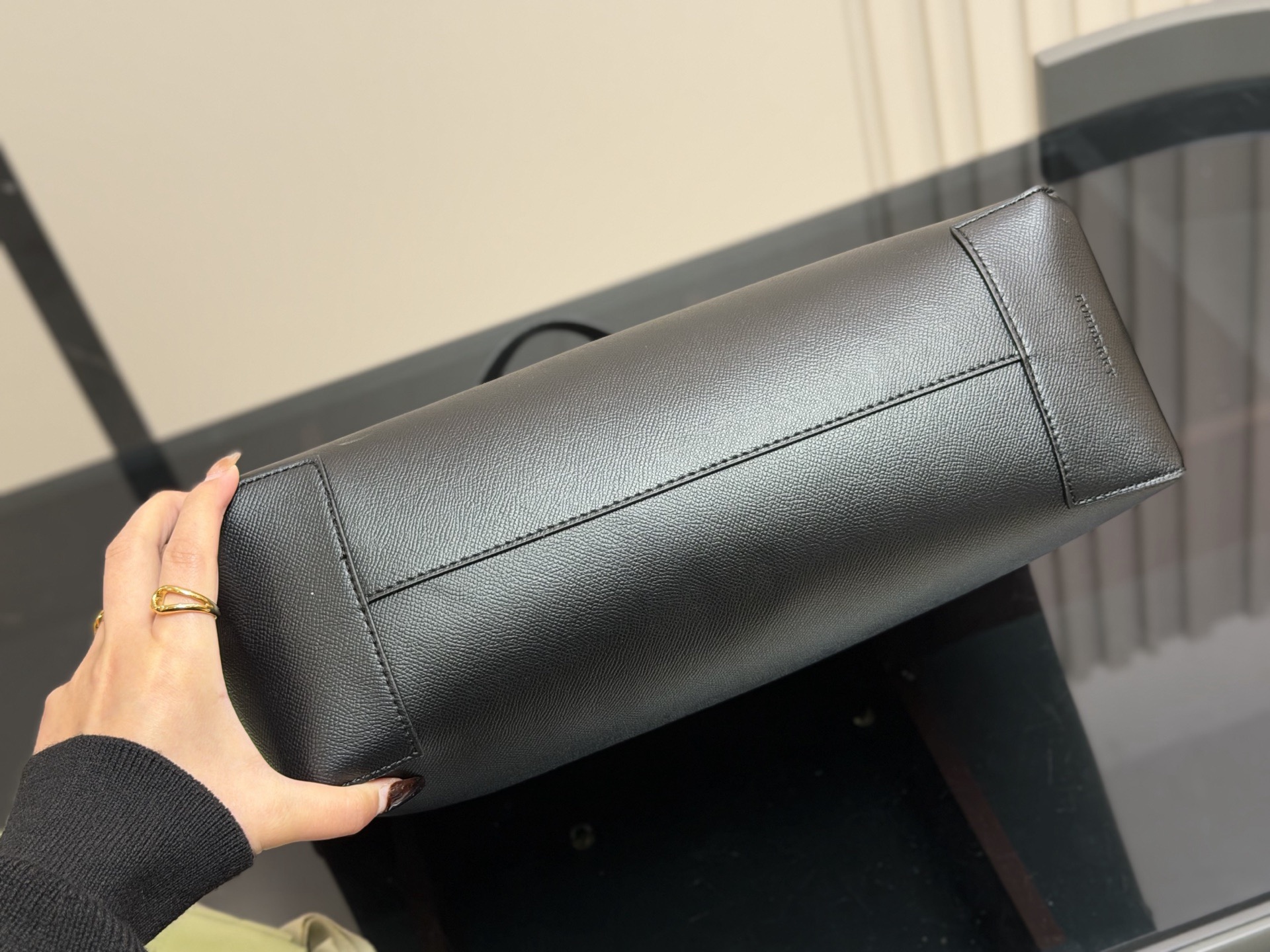 &yen;160 巴宝莉购物袋🛍️ 帆布面料✅ 大容量 满足日常 特别适合宝妈 超级能装! 尺寸: 35.30cm