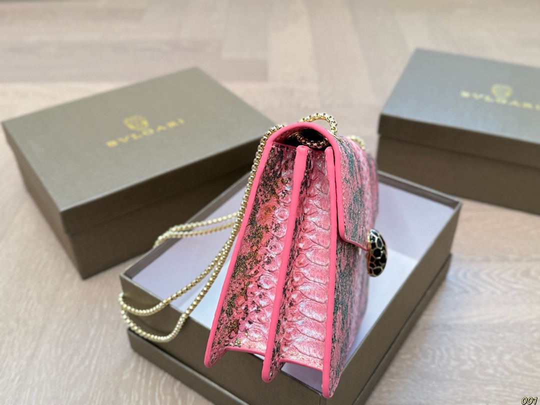 ¥140配盒 宝格丽 Bvlgari蛇头包 ⚠️顶级原单 不愧是开挂般的存在 包身轻便 百搭 给予满满的高级感 尺寸25 17