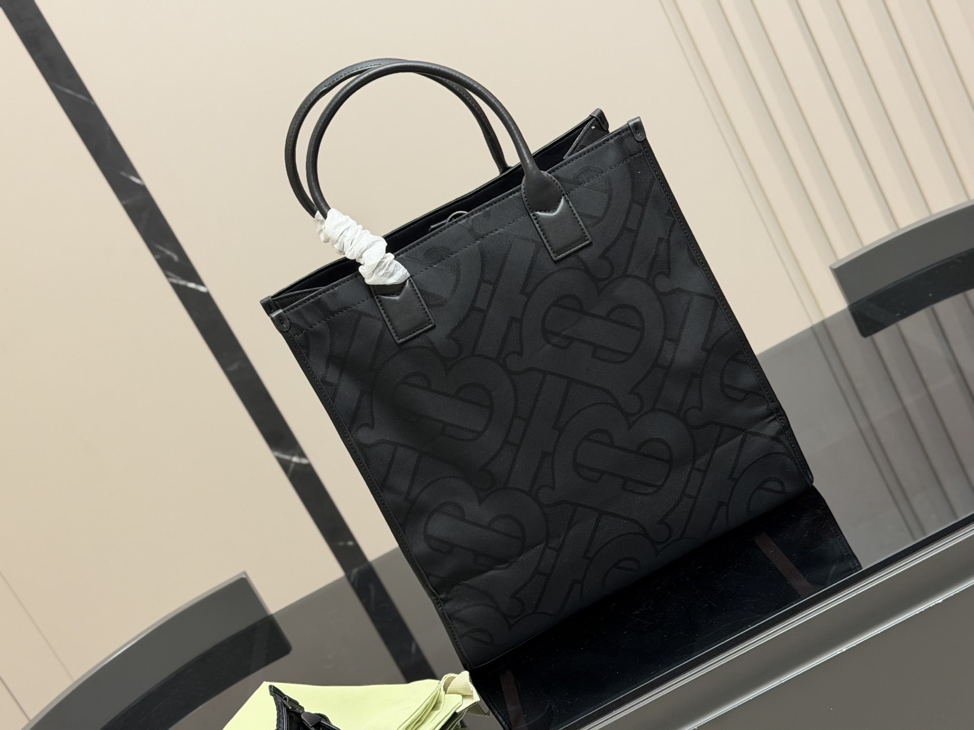 &yen;175 巴宝莉购物袋🛍️ 帆布面料✅ 大容量 满足日常 特别适合宝妈 超级能装! 尺寸: 35.36cm