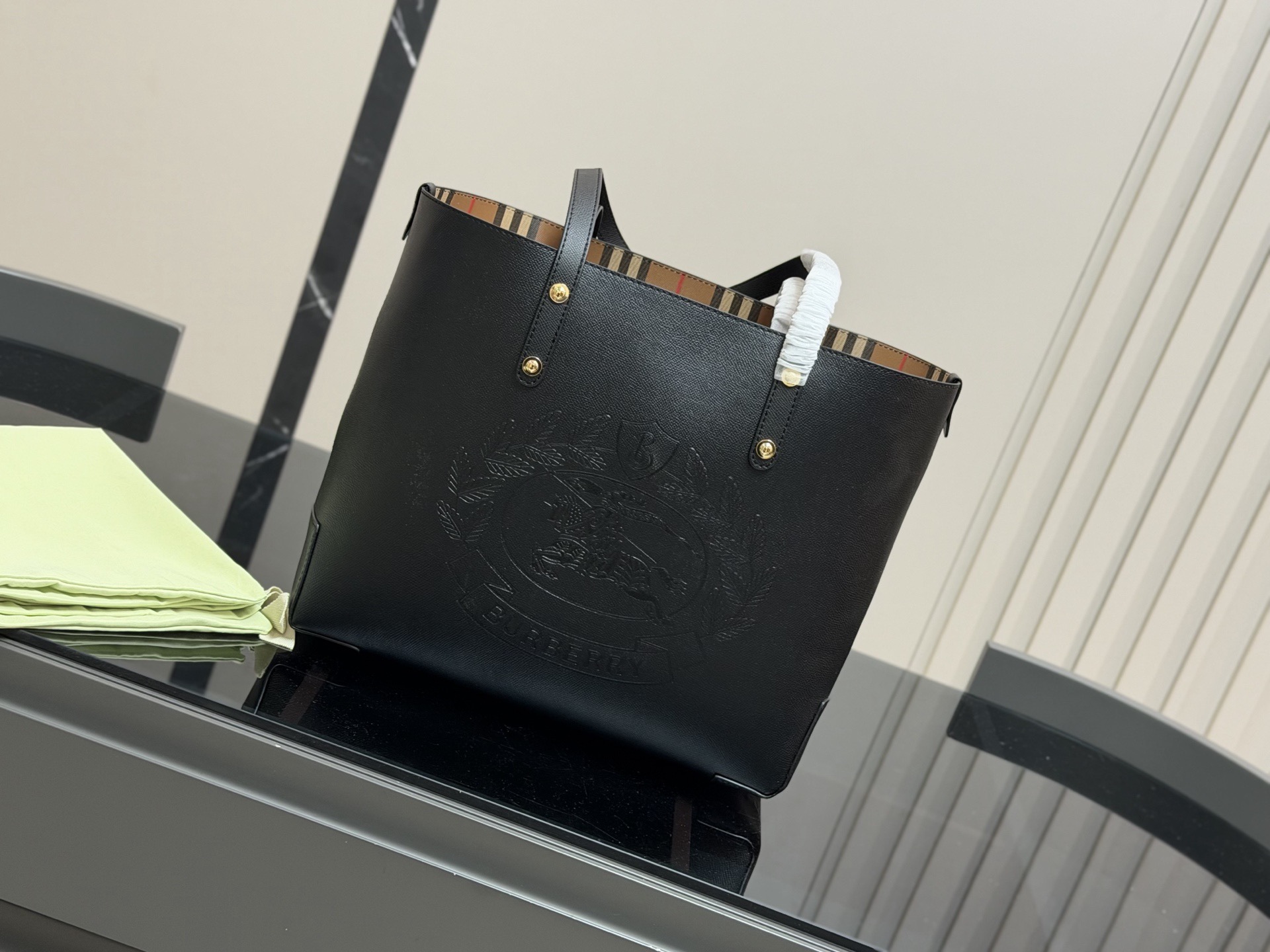 &yen;160 巴宝莉购物袋🛍️ 帆布面料✅ 大容量 满足日常 特别适合宝妈 超级能装! 尺寸: 35.30cm