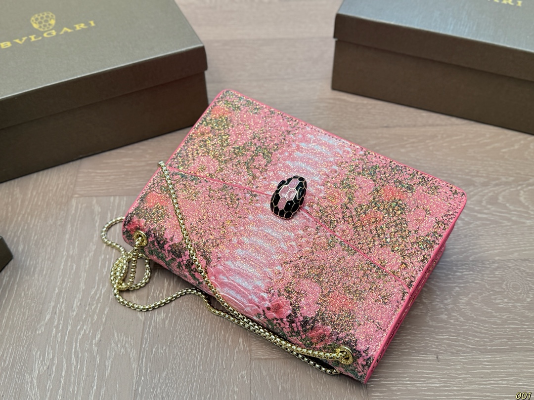 ¥140配盒 宝格丽 Bvlgari蛇头包 ⚠️顶级原单 不愧是开挂般的存在 包身轻便 百搭 给予满满的高级感 尺寸25 17
