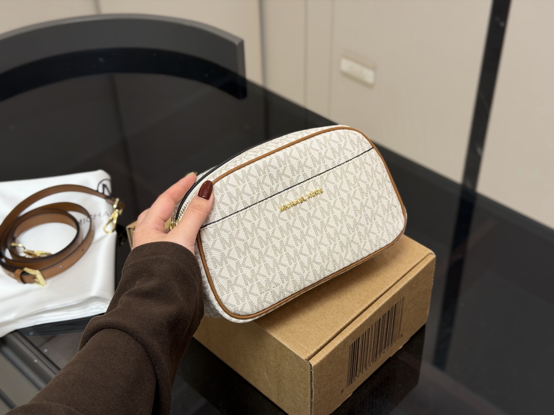 &yen;160 配礼盒 size：21*14cm mk 新品相机 你会发现它越看越好看！ 实用型 容量大