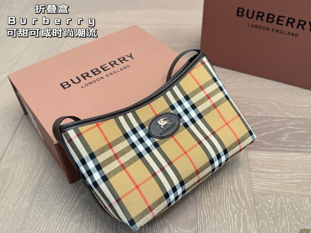 ¥125折叠盒 巴宝莉Burberry 可甜可咸 时尚潮流 轻松驾驭任何风格 尺寸24 16